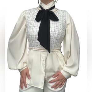 Tweed top in white / beige tone with gold details - Small